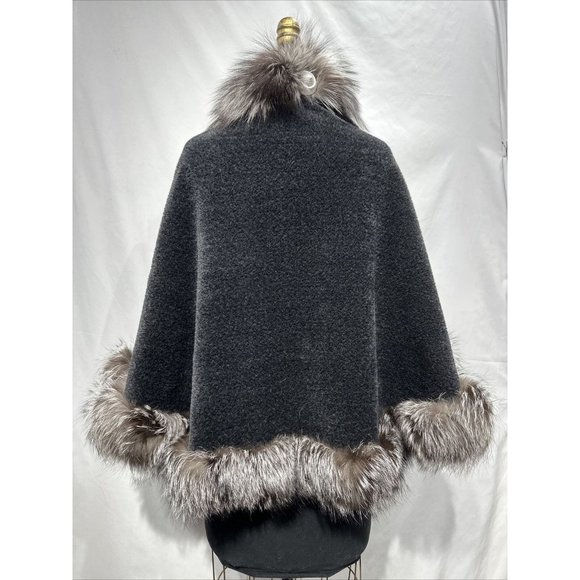 Charcoal alpaca / llama cape w/ Silver fox trim (102086) - Picture 3 of 3